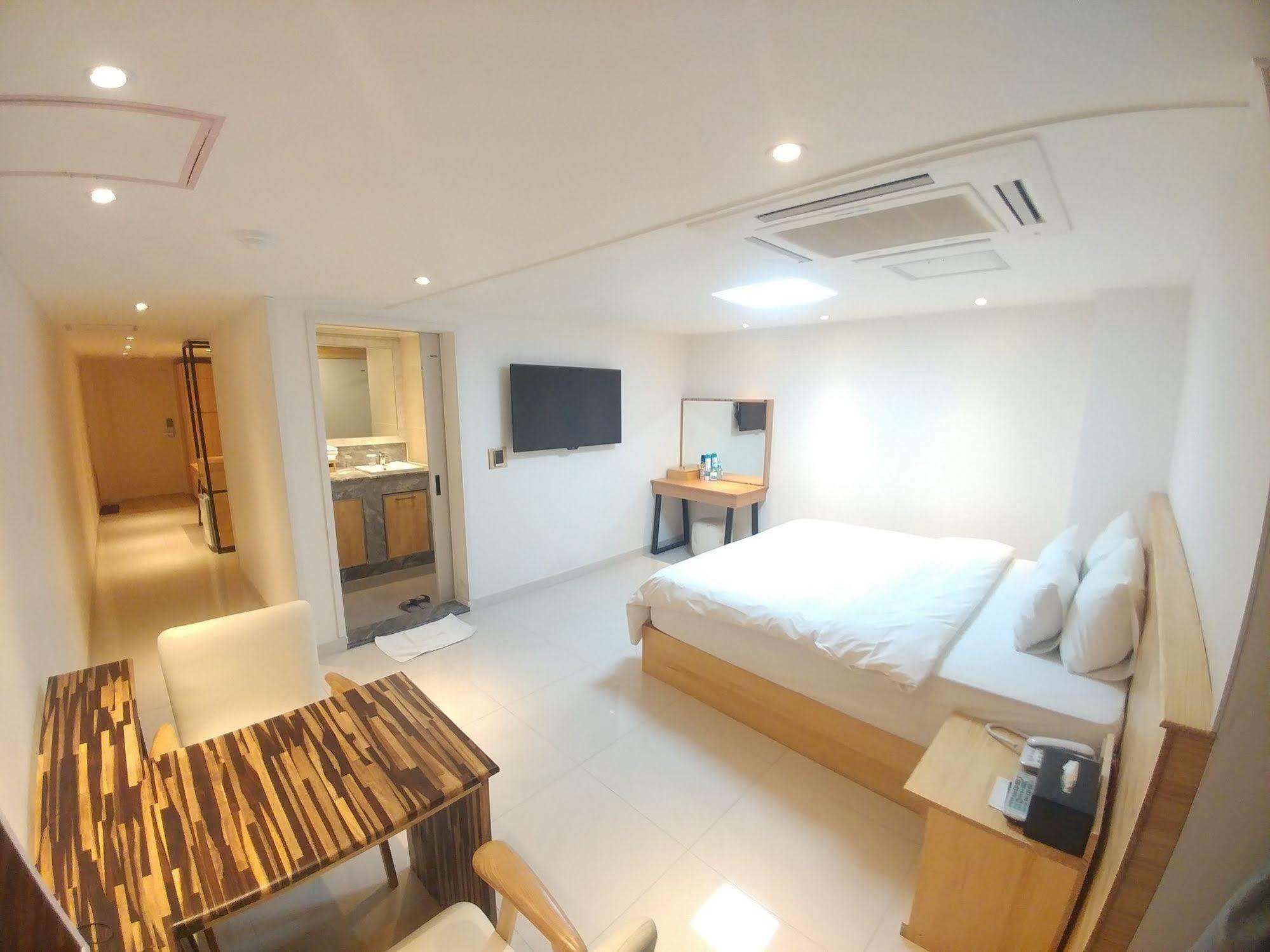 I.Y Hotel Suwon Extérieur photo