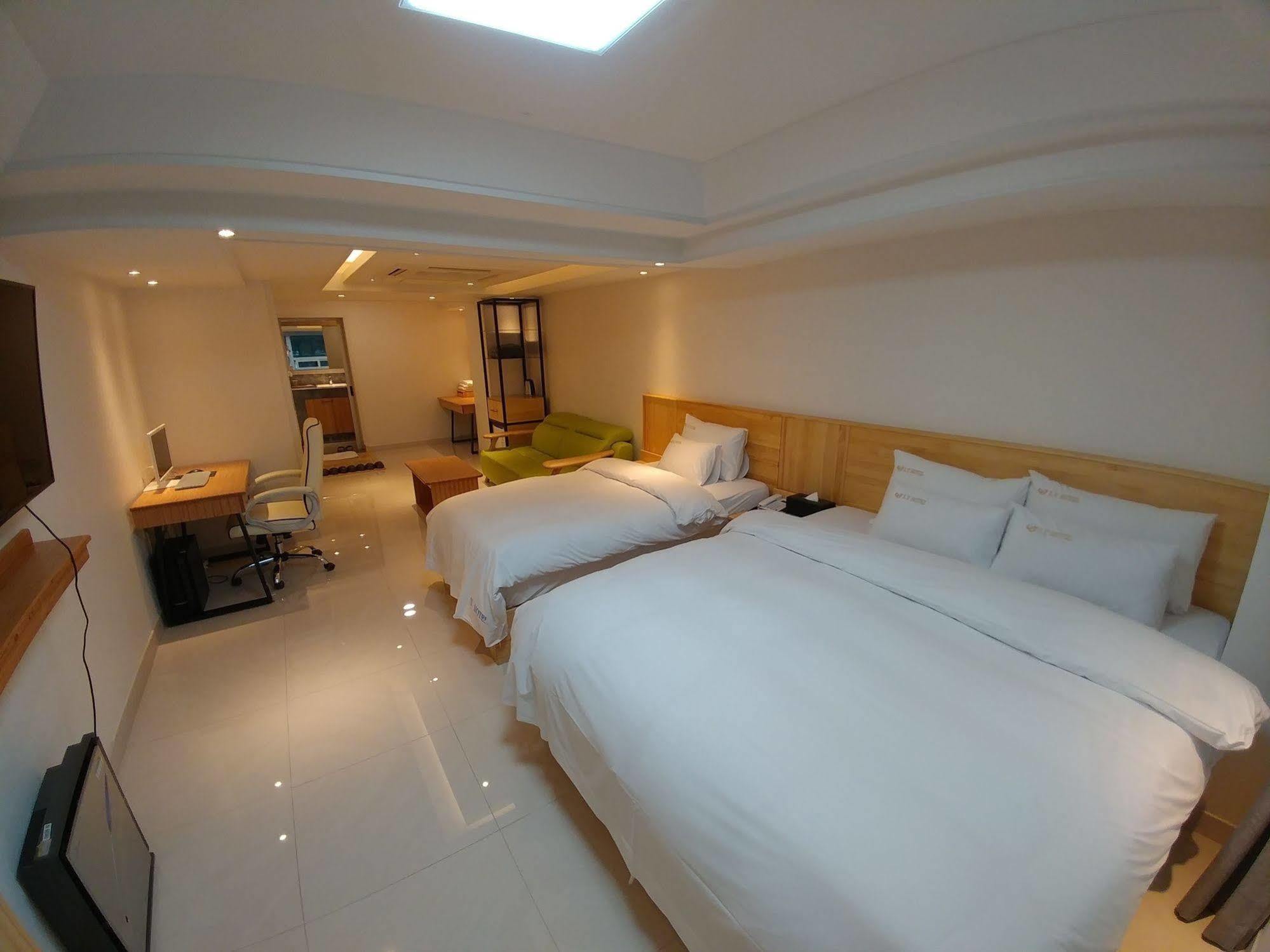 I.Y Hotel Suwon Extérieur photo