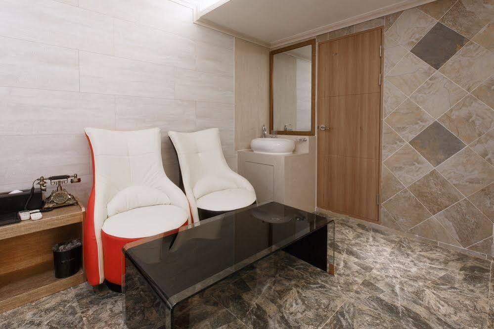 I.Y Hotel Suwon Extérieur photo