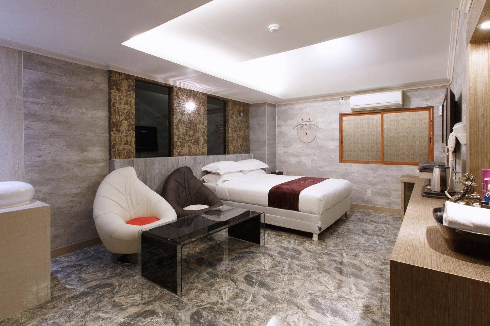 I.Y Hotel Suwon Extérieur photo